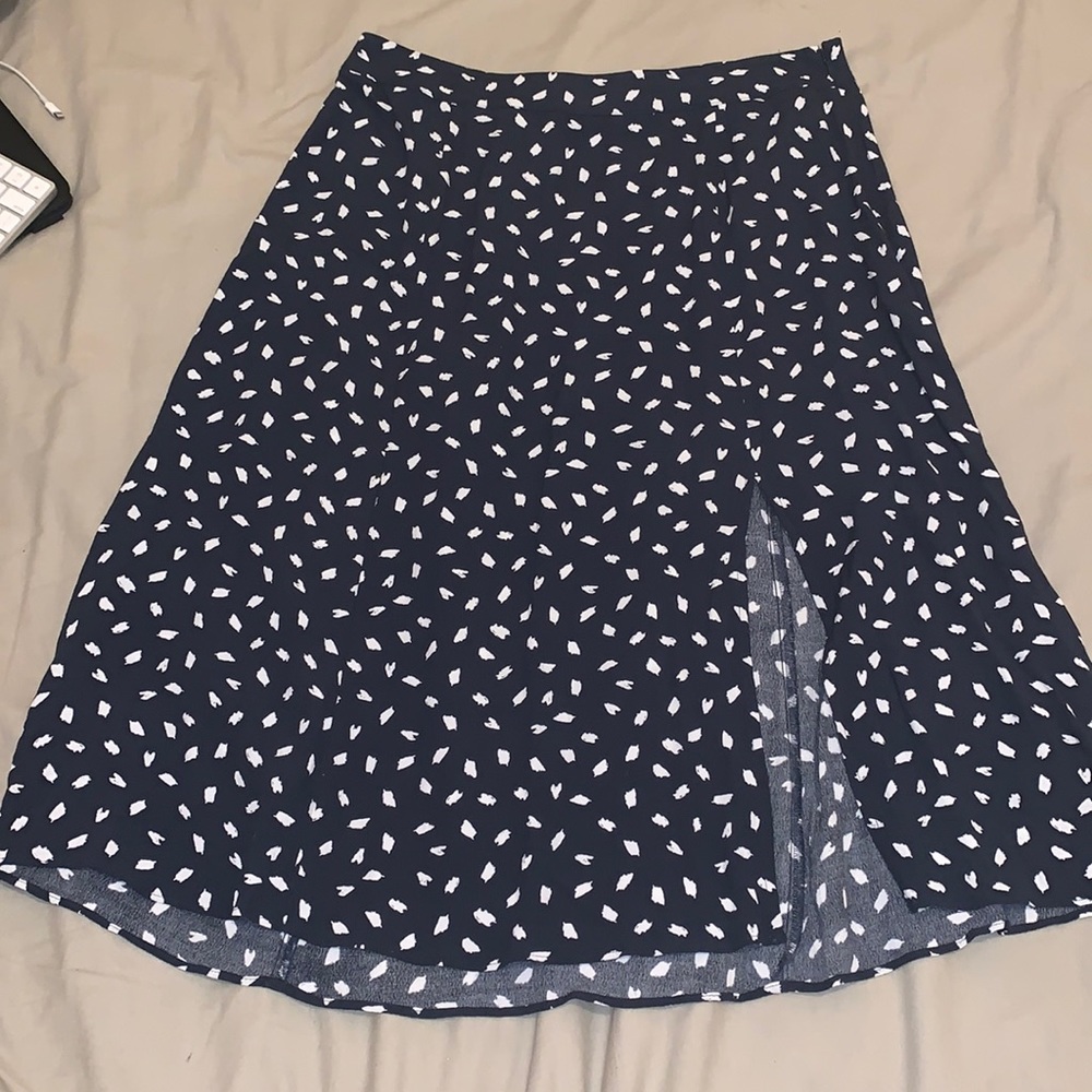Loft Petite brushstroke navy midi skirt with slit